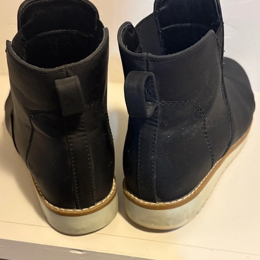 Sonoma Black Ankle Boots with Cream Sole